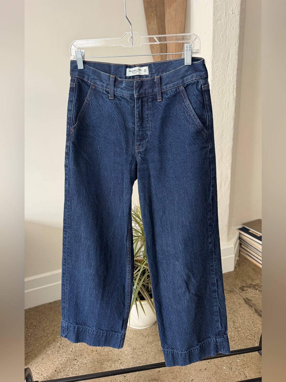 Abercrombie The Ultra Loose Low Rise jean size 26